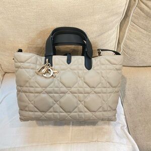 Quilted Tote Handbag in Beige with Black Handles